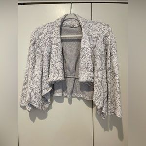 Moth Anthropologie medium white and grey jacquard cropped jacket with zipper.
